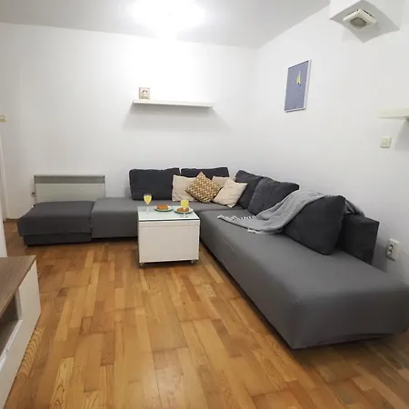 Apartment With Garden In Barbariga Exterior foto