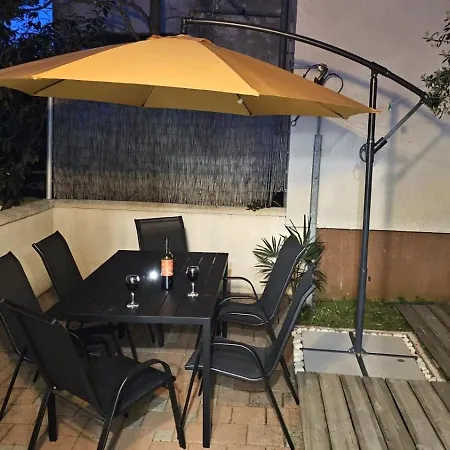 Apartment With Garden In Barbariga Exterior foto