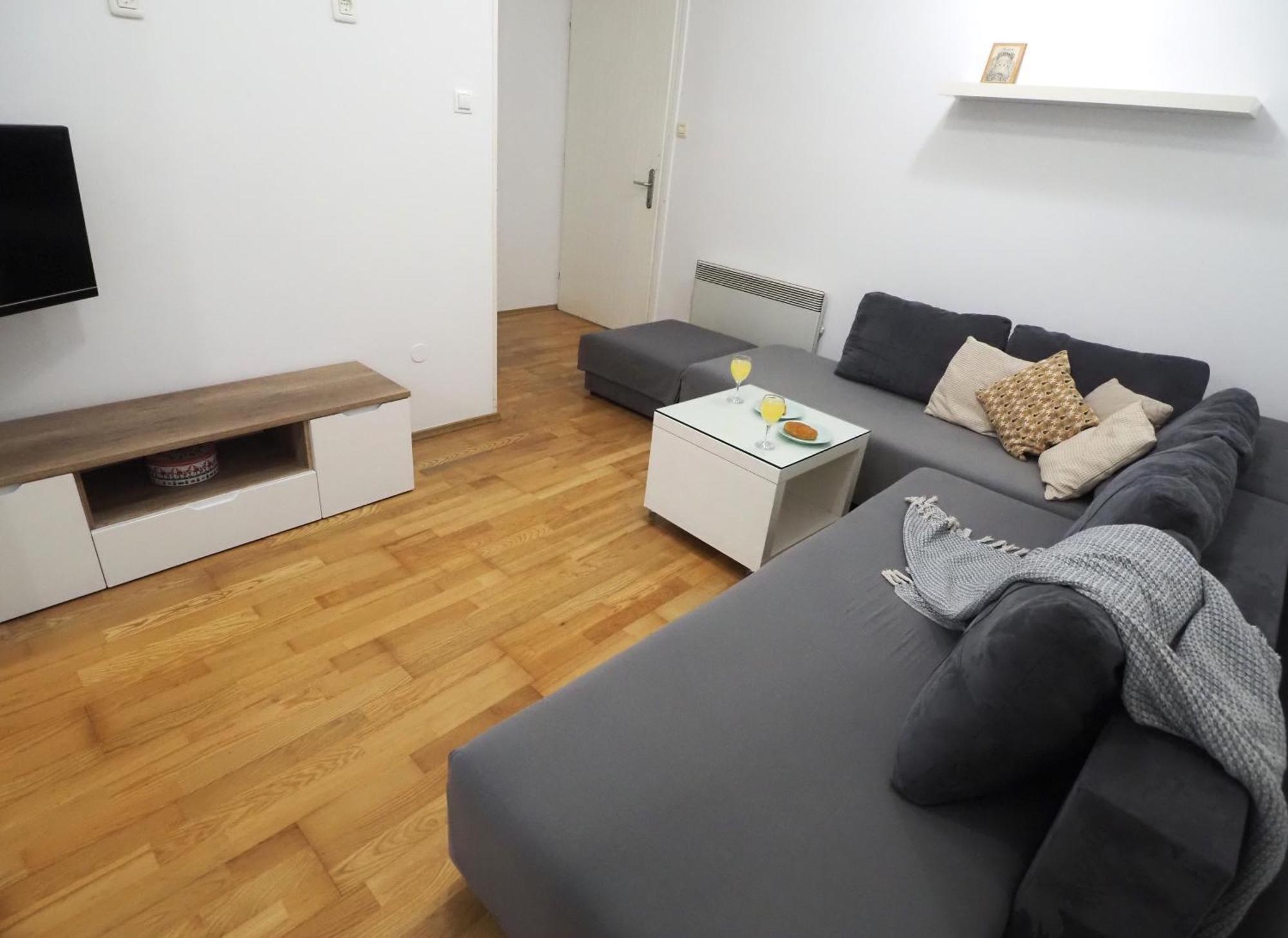 Apartment With Garden In Barbariga